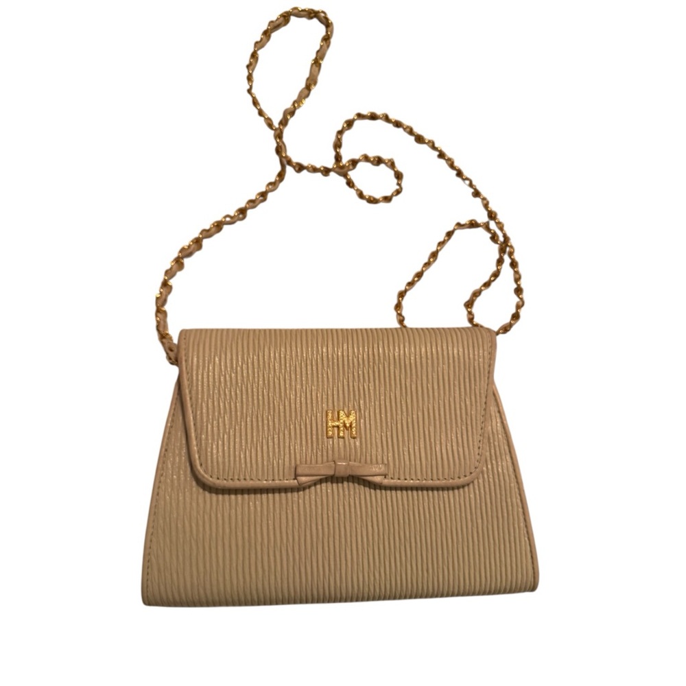 Elegant Tan Crossbody Bag with Chain Strap